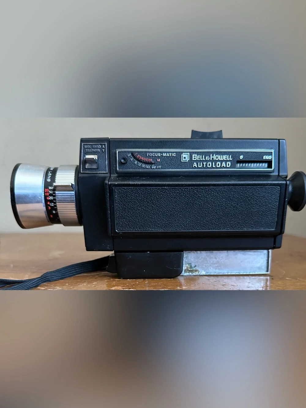 Vintage Bell & Howell Model 492 Focus-Matic Autoload Super 8mm Film Movie Camera